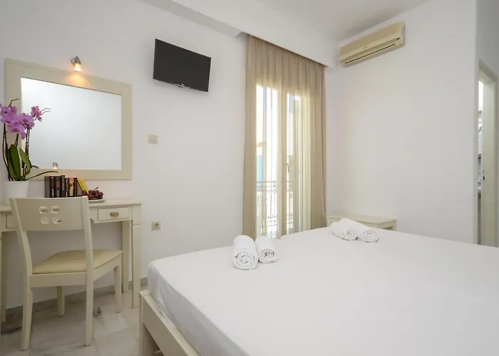 Soula Naxos * Naxos City